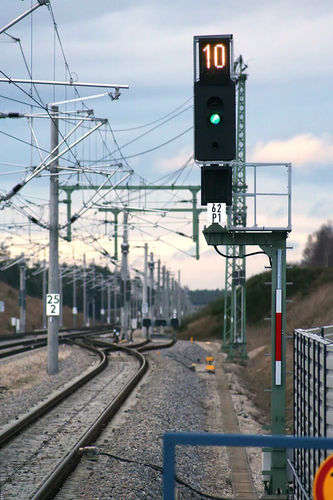 Lichtsignal an einer Bahnanlage
